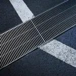 Livorno, pulizia griglie stradali sul controviale Carducci il 16 e 17 aprile
