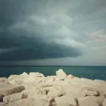 Livorno, allerta gialla oggi per temporali forti in Toscana