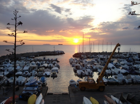 Al Moletto di Antignano il secondo incontro del Punto Informativo Giovani: focus su lavoro e diritti