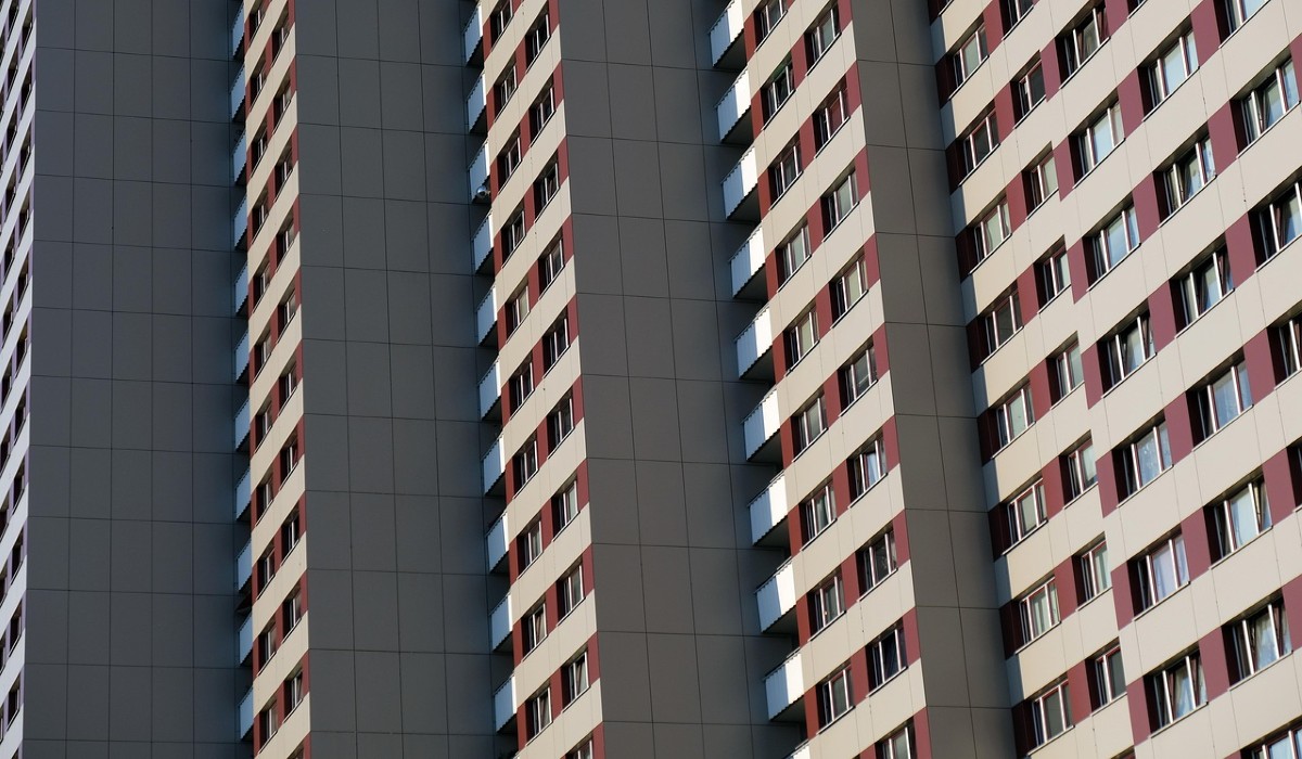 Livorno, al via il bando per gli alloggi a canone sostenibile: domande online dal 1° al 30 aprile